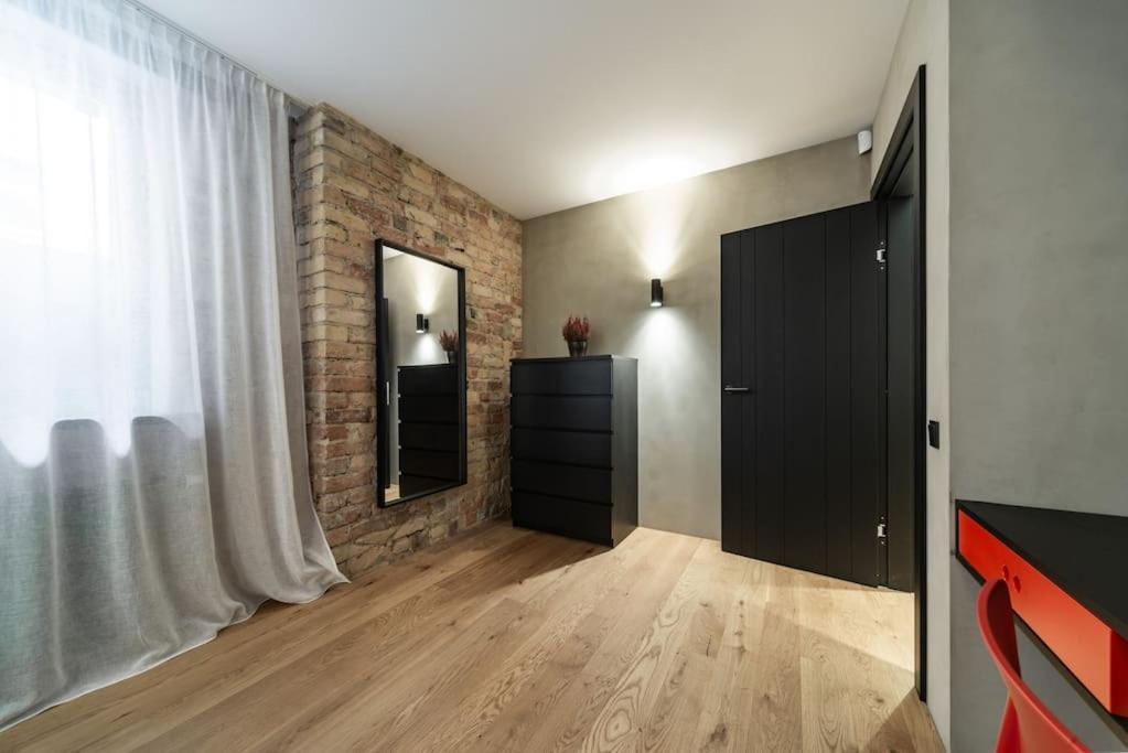 3 Storey With A Character And A Terrace Appartement *